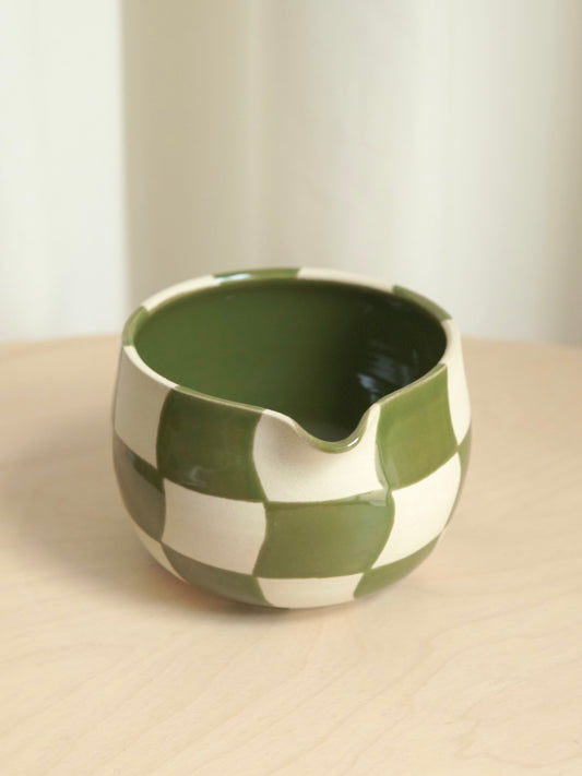 wavy checkered bowl (appa green)